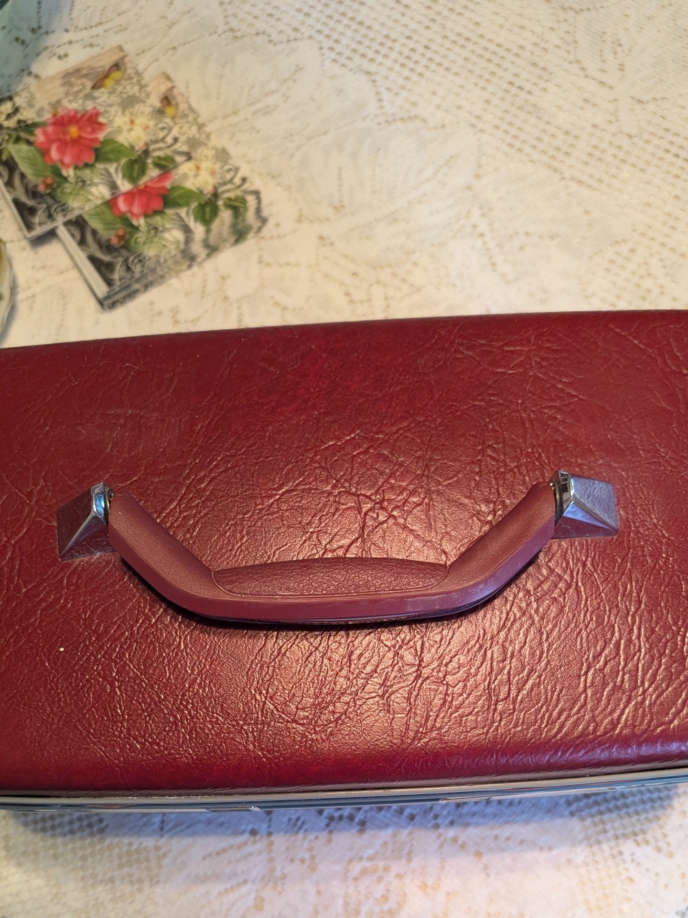 Samsonite Burgundy Vintage Train Case - Picture 2 of 11